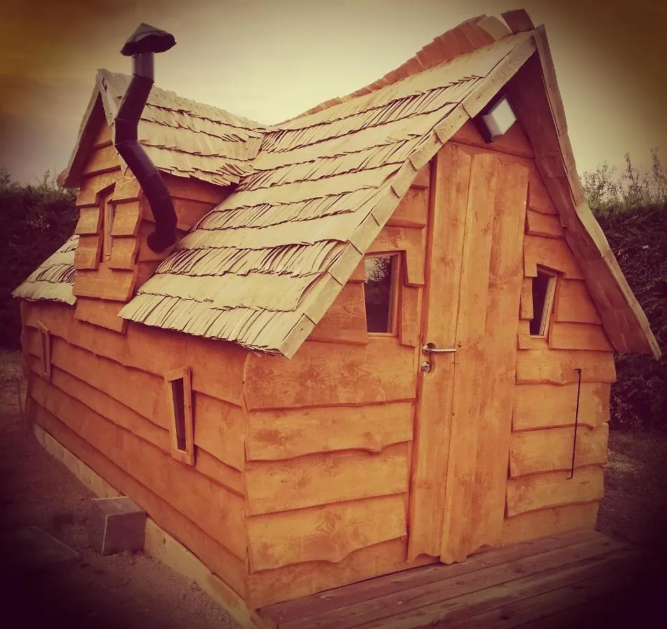 Appartement Les cabanes magiques de Mariegillou à Avrilly