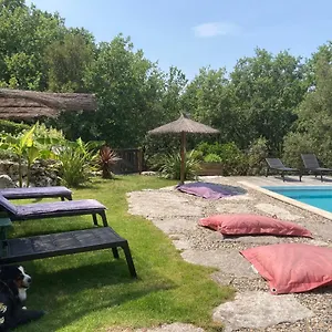  Hébergement de vacances Gites Des Falaises De La Beaume