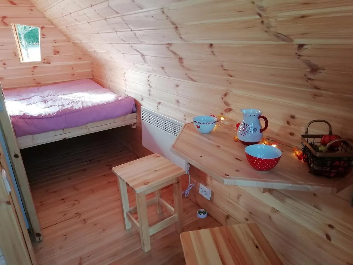 Homestay Les Cabanes Magiques De Mariegillou Apartment Avrilly